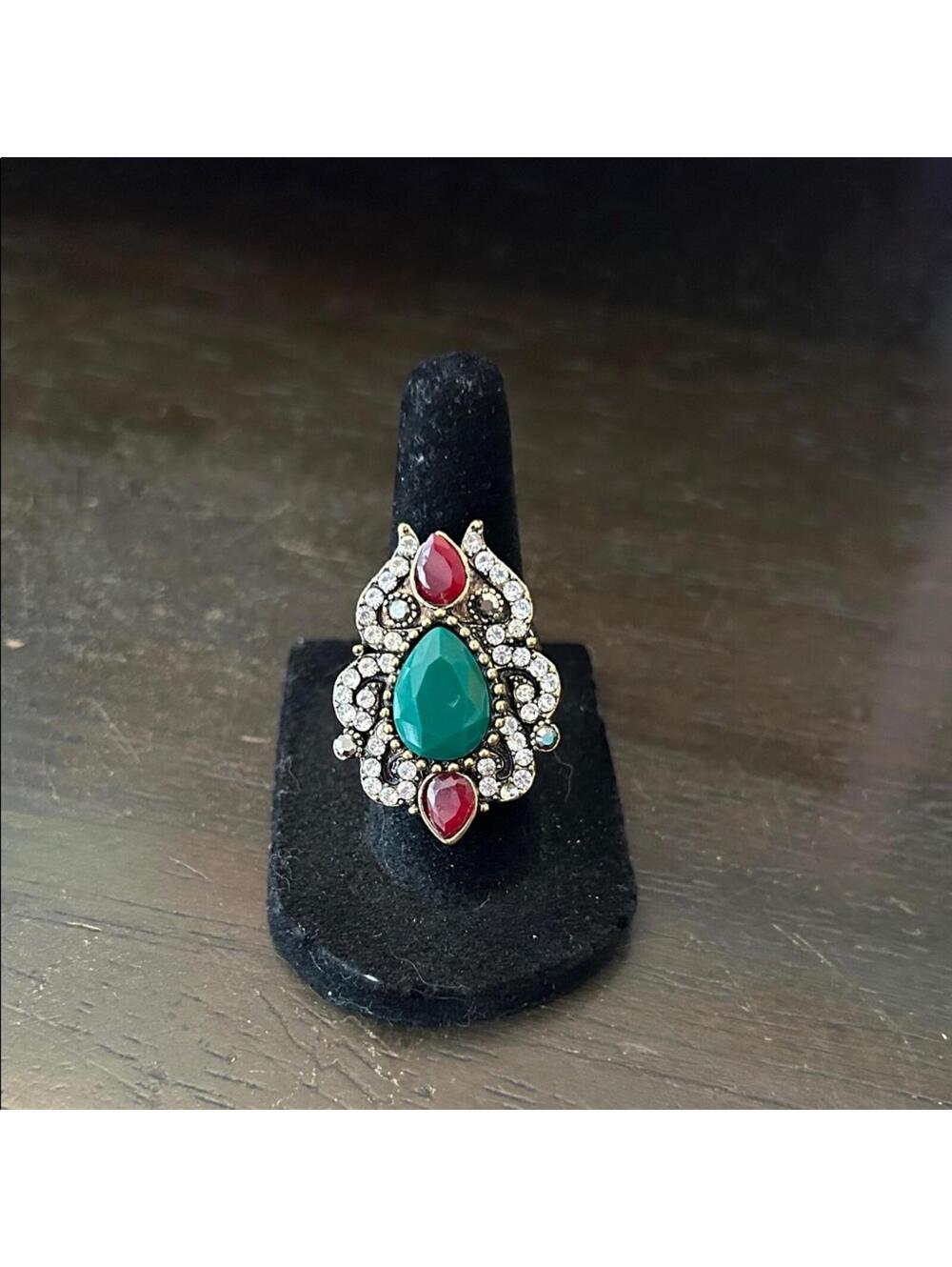 Elegant Red and Green Gemstone Ring with Rhinestones